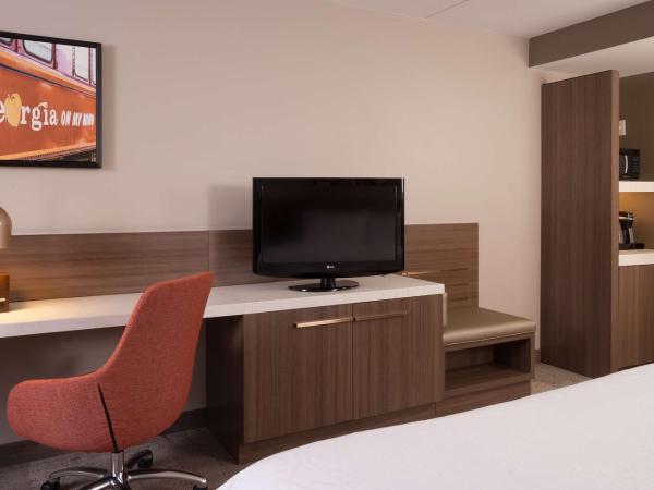 Hilton Garden Inn Atlanta Airport/Millenium Center : photo 3 de la chambre chambre lit king-size