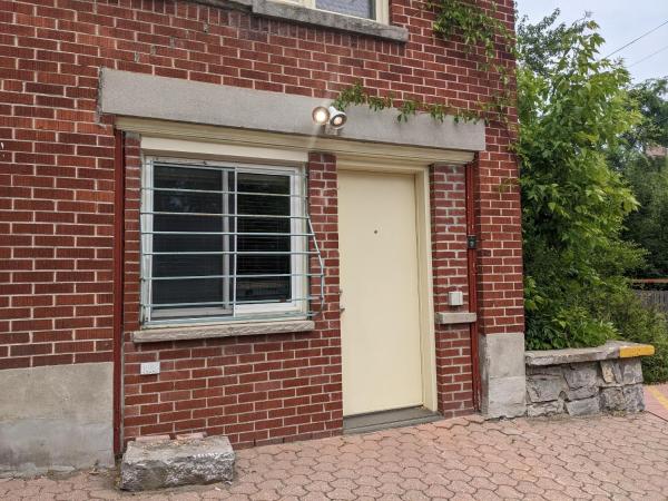 McGee's Inn : photo 1 de la chambre chambre lit queen-size avec accès extérieur - 24