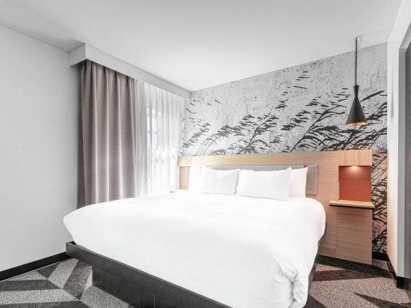 DoubleTree by Hilton Quebec Resort : photo 2 de la chambre suite lit king-size 1 chambre avec cheminée