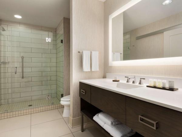 Embassy Suites San Antonio Brooks City Base Hotel & Spa : photo 4 de la chambre suite studio lit king-size