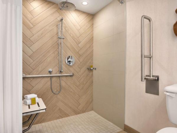 Hilton Vancouver Airport : photo 3 de la chambre suite 1 chambre lit king-size