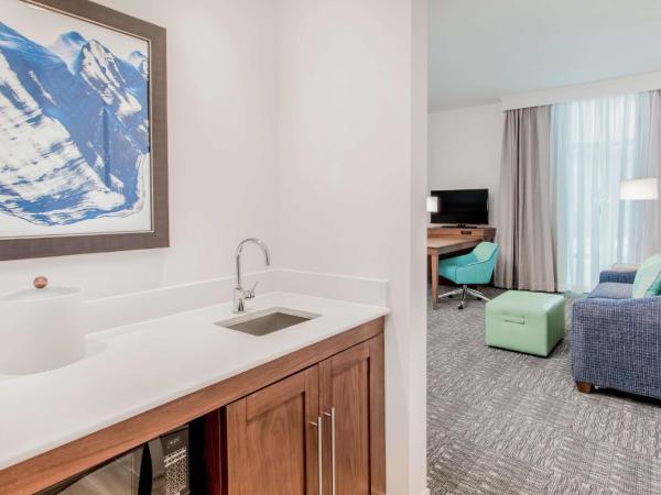 Hampton Inn & Suites Panama City Beach-Beachfront : photo 1 de la chambre studio queen avec 2 lits queen-size - non-fumeurs