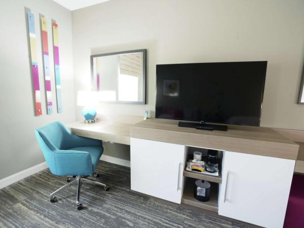 Hampton Inn & Suites Oklahoma City/Quail Springs : photo 1 de la chambre chambre lit king-size avec canapé-lit - non-fumeurs