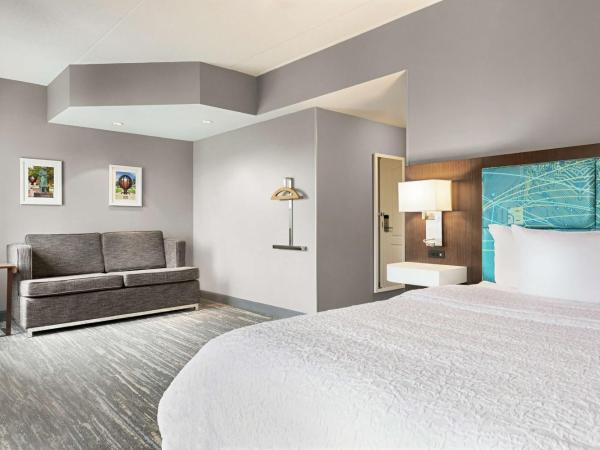Hampton Inn London Ontario : photo 2 de la chambre chambre lit king-size avec canapé-lit - non-fumeurs