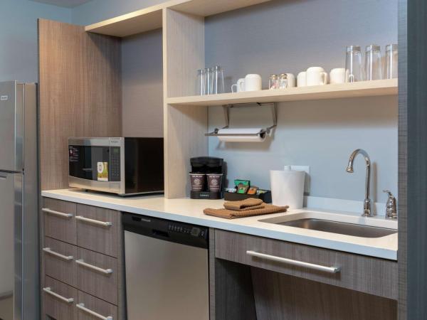 Home2 Suites By Hilton Indianapolis Airport : photo 3 de la chambre suite studio lit king-size - non-fumeurs