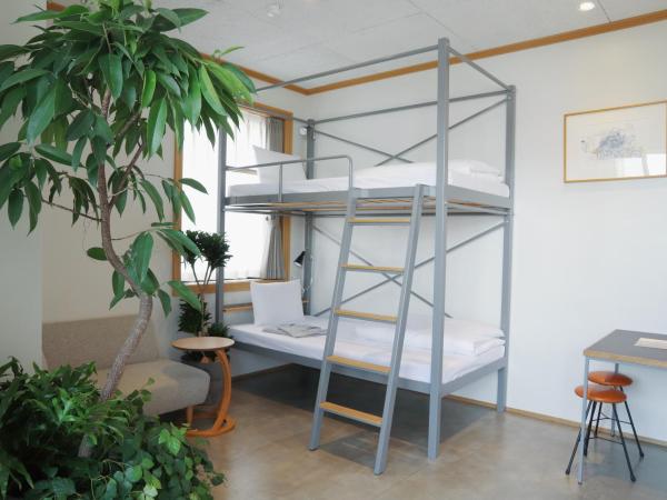 Hotel Noum OSAKA : photo 1 de la chambre chambre botanique avec lits superposés