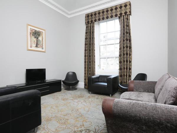 Cairn Hotel & Apartments : photo 2 de la chambre maison 4 chambres