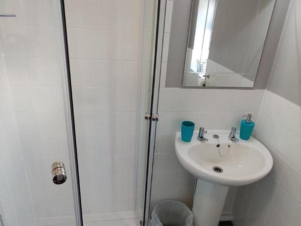 The Castleton : photo 4 de la chambre chambre double avec salle de bains privative
