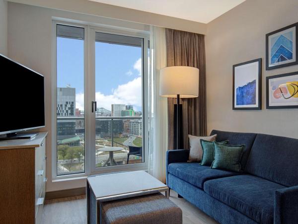 Homewood Suites By Hilton Montreal Downtown : photo 4 de la chambre suite 1 chambre lit king-size avec balcon - non-fumeurs