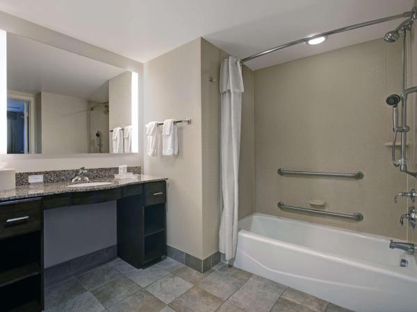 Homewood Suites Charlotte Ayrsley : photo 1 de la chambre suite lit king-size - accessible aux personnes à mobilité réduite - non-fumeurs