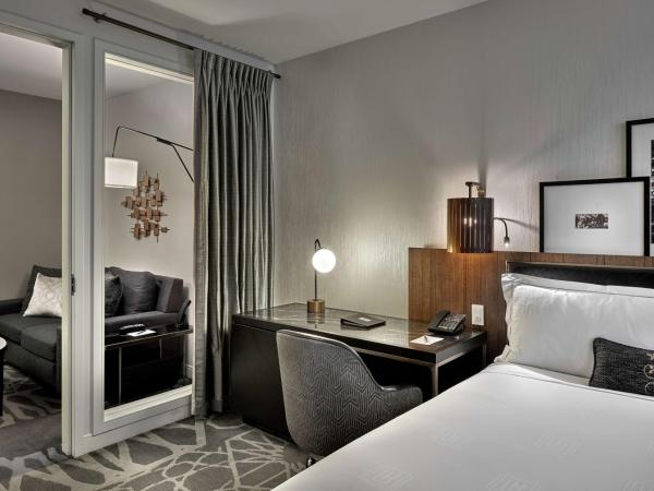 LondonHouse Chicago, Curio Collection by Hilton : photo 1 de la chambre suite 1 chambre lit king-size