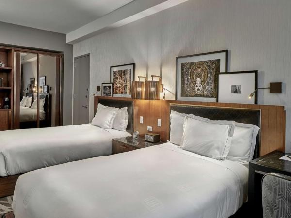 LondonHouse Chicago, Curio Collection by Hilton : photo 1 de la chambre chambre double avec douche accessible en fauteuil roulant - adaptée aux personnes à mobilité réduite - avec vue