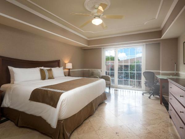 Villa Mercedes Curio Collection By Hilton : photo 7 de la chambre chambre lit king-size deluxe