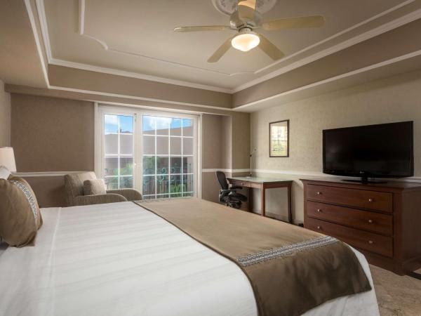 Villa Mercedes Curio Collection By Hilton : photo 8 de la chambre chambre lit king-size deluxe