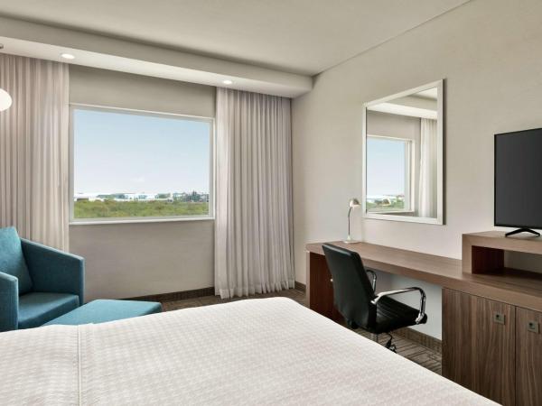 Hampton Inn By Hilton Monterrey Apodaca : photo 3 de la chambre chambre lit king-size - non-fumeurs