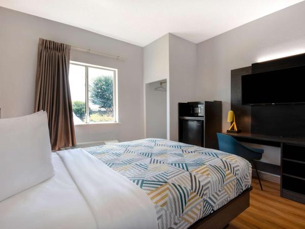 Motel 6-San Antonio, TX - South : photo 3 de la chambre chambre lit queen-size - non-fumeurs