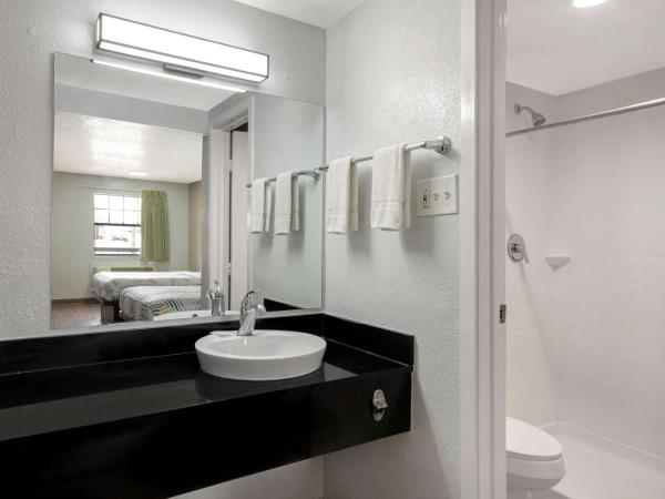 Studio 6 San Antonio TX Northwest Medical Center : photo 5 de la chambre chambre 2 lits queen-size - non-fumeurs