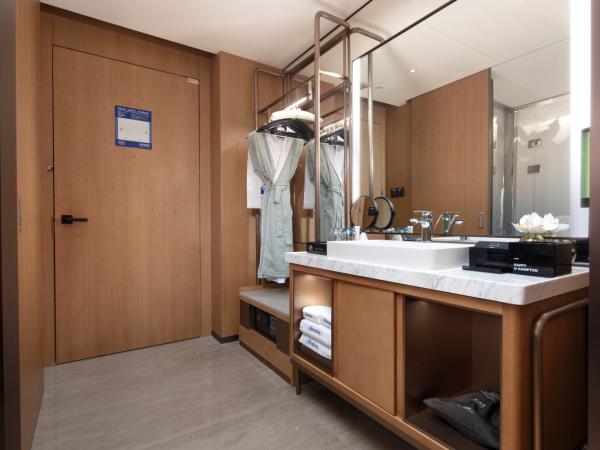 Hampton by Hilton Shenzhen Futian Port : photo 3 de la chambre chambre lits jumeaux confort