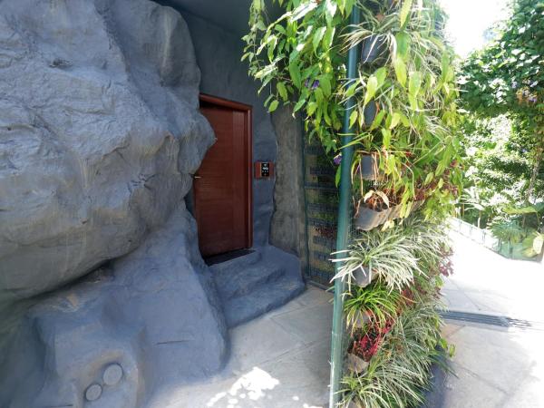 MJ Avyanna Resort & Convention Centre, Bengaluru : photo 10 de la chambre chambre lit king-size - vue sur piscine