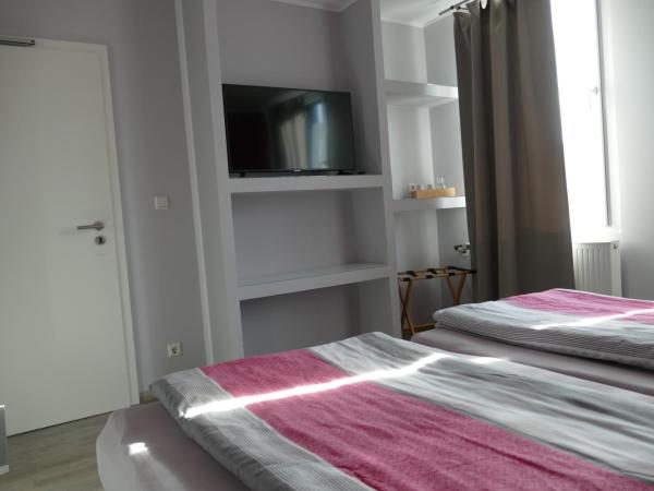 Pension Sölde : photo 3 de la chambre chambre lits jumeaux standard avec salle de bains commune