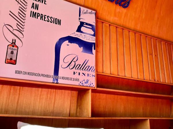 Moving Hostel Travel Bar : photo 1 de la chambre chambre double avec salle de bains commune