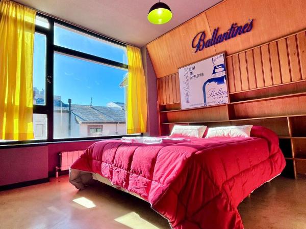 Moving Hostel Travel Bar : photo 2 de la chambre chambre double avec salle de bains commune