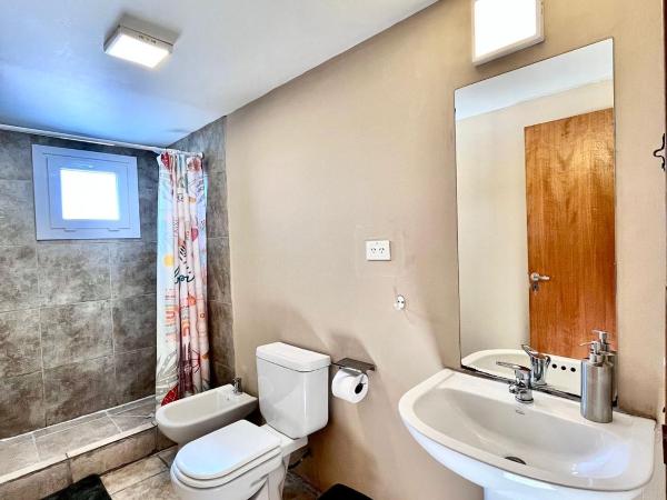 Moving Hostel Travel Bar : photo 1 de la chambre lit simple en dortoir