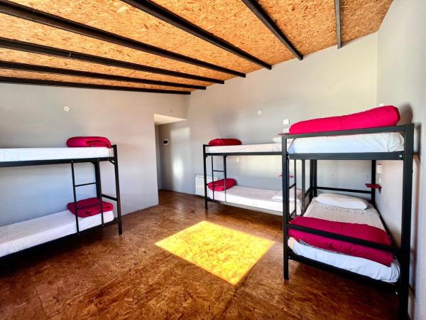 Moving Hostel Travel Bar : photo 6 de la chambre lit simple en dortoir