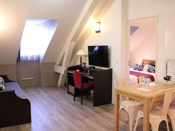 Appart'City Confort Pau Centre : photo 2 de la chambre appartement