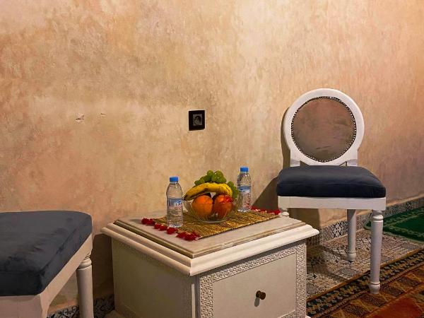 RIAD Tamazouzt : photo 4 de la chambre chambre double avec salle de bains privative