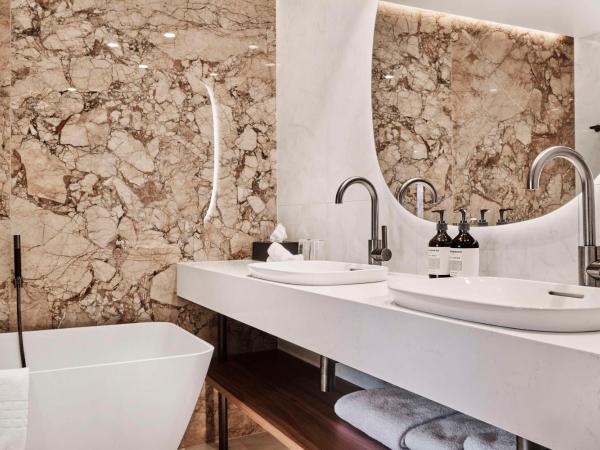 Radisson Blu Caledonien Hotel, Kristiansand : photo 8 de la chambre presidential suite with balcony and harbor view