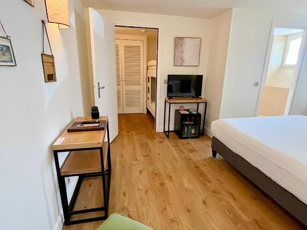 Hotel Edouard VII : photo 5 de la chambre chambre familiale entresol