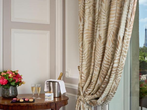 Hôtel Regina Louvre : photo 5 de la chambre suite junior tour eiffel