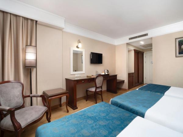 Recital Hotel : photo 5 de la chambre chambre triple standard