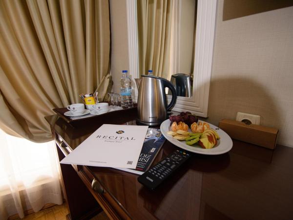 Recital Hotel : photo 7 de la chambre chambre triple standard