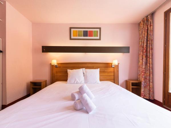 HOTEL DES NEIGES : photo 4 de la chambre chambre double ou lits jumeaux avec salle de bains privative