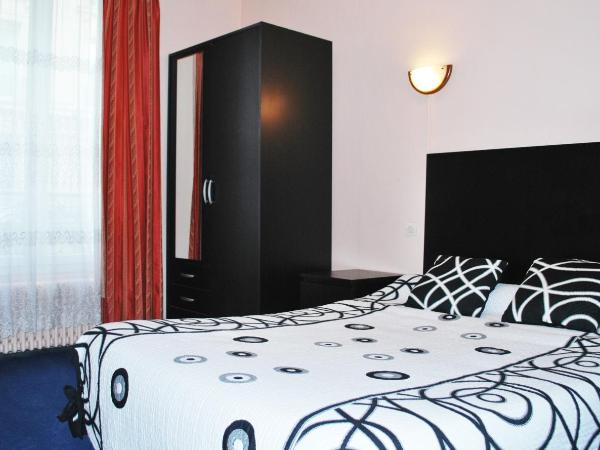 Hôtel Avenir Jonquière : photo 6 de la chambre chambre double avec salle de bains privative