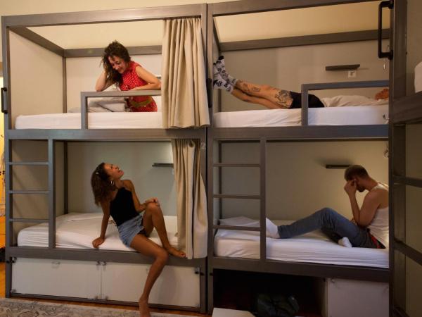 Baloo Hostel : photo 2 de la chambre lit dans dortoir mixte de 8 lits