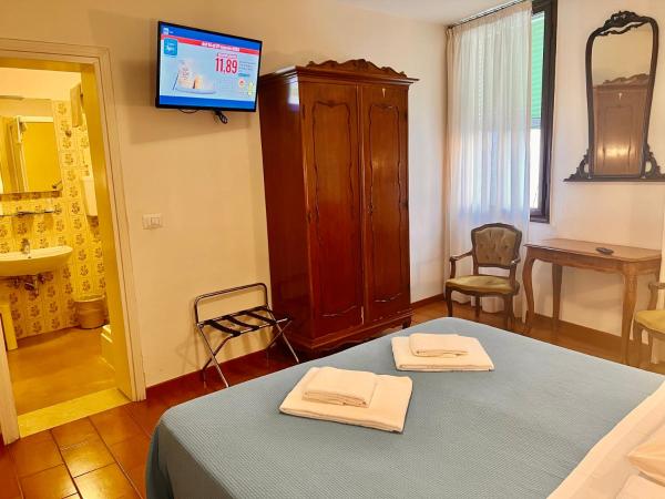 Hotel Canada : photo 4 de la chambre chambre triple deluxe - vue sur canal