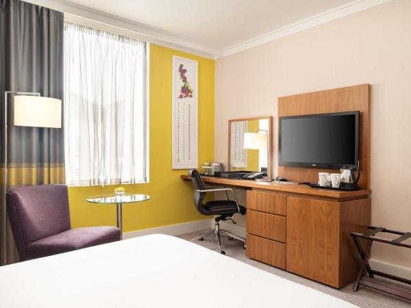 Hilton London Wembley : photo 2 de la chambre chambre lit queen-size - pour personnes à mobilité réduite