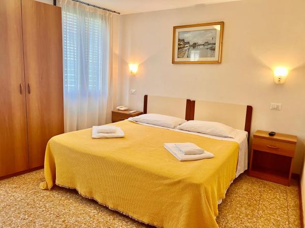 Hotel Canada : photo 1 de la chambre chambre double ou lits jumeaux - vue sur canal