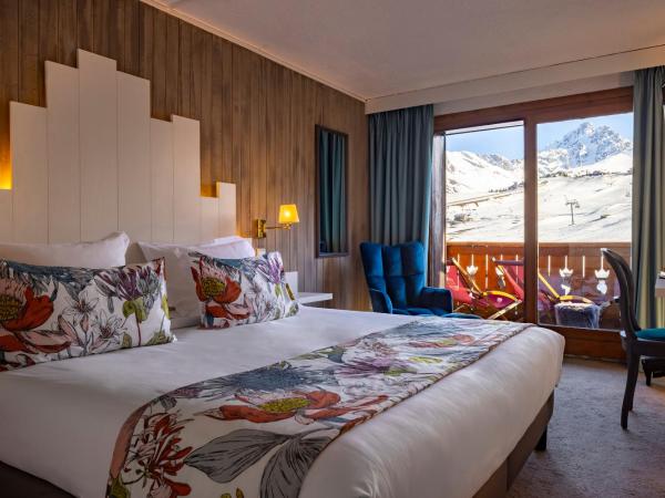 Hôtel Courcheneige : photo 1 de la chambre chambre double avec balcon