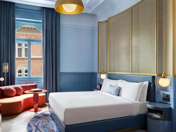 W Budapest : photo 4 de la chambre chambre lit king-size wonderful - vue sur ville