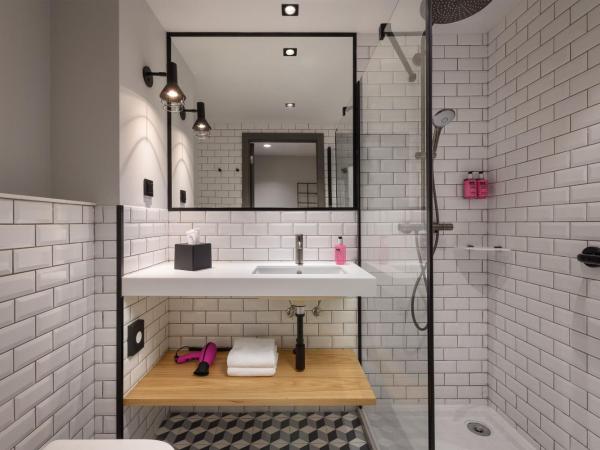 Moxy Lisbon City : photo 3 de la chambre chambre lit queen-size dormeur moxy