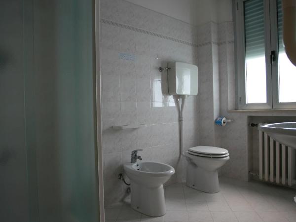 Hotel Letizia : photo 5 de la chambre chambre quadruple