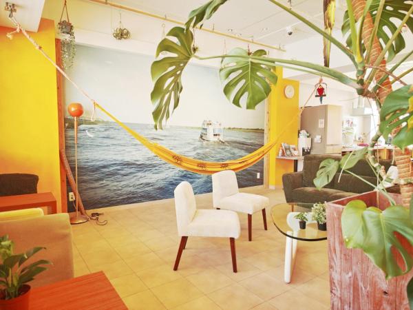 Hostel Casa Noda : photo 10 de la chambre chambre familiale avec salle de bains commune