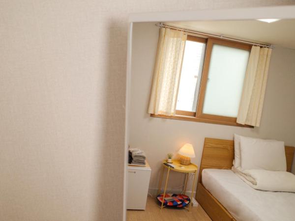 Starria Hostel foreign guest only : photo 5 de la chambre chambre double