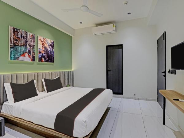 HOTEL LEE PLATINUM : photo 1 de la chambre chambre double avec balcon