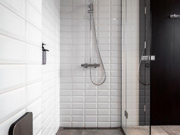 Hotel Von : photo 3 de la chambre chambre double - vue sur la ville