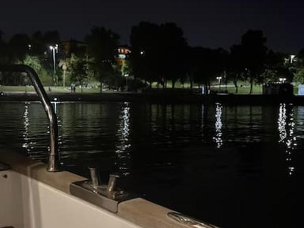 At Yeşilköy harbour pretty Lobste Only Accommodation : photo 5 de la chambre mobile home